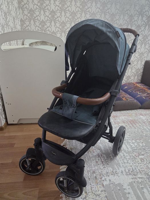 Коляска Tomix в хорошем состоянии