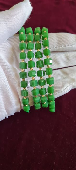 Продам браслеты.золотая нитьить