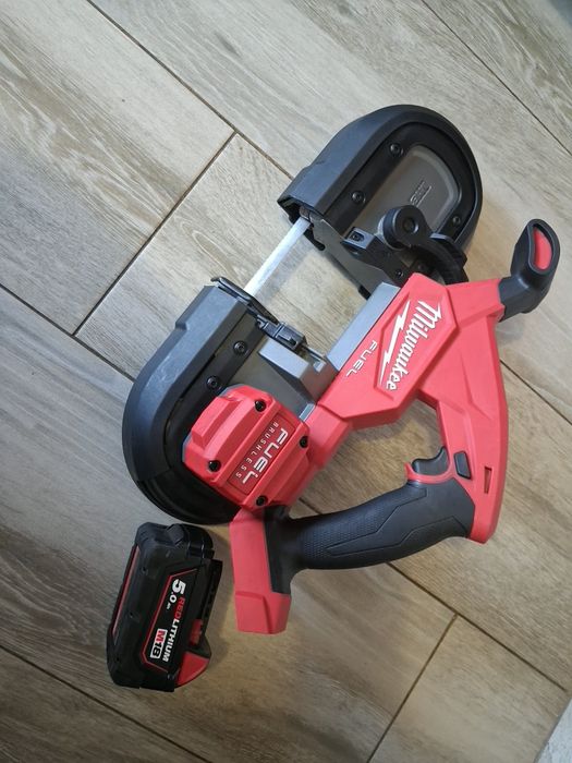 Milwaukee F18FBS85 si M12FBS64