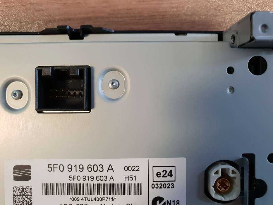 Монитор дисплеи с 5F0919603A