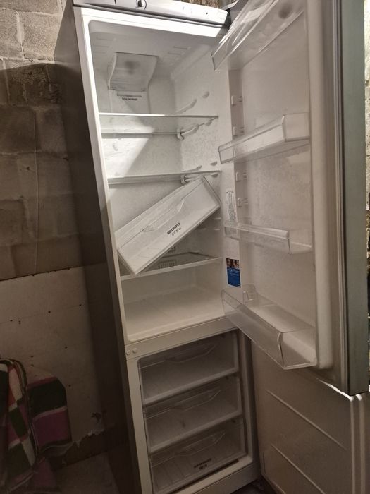 Холодильник indesit