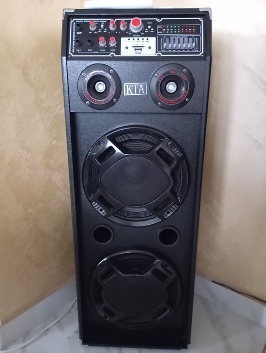 Vând pereche de boxe active profesionale foarte puternice noi  nouțe