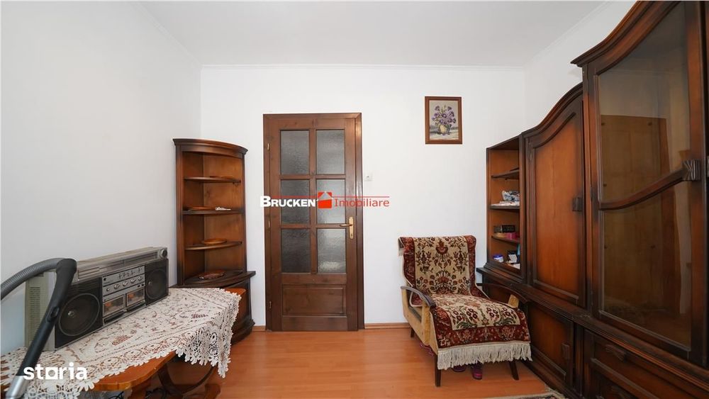 3 camere | 2 bai | 3 balcoane | etaj 48 | Rogerius