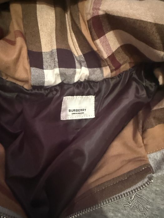 Burberry серого цвета