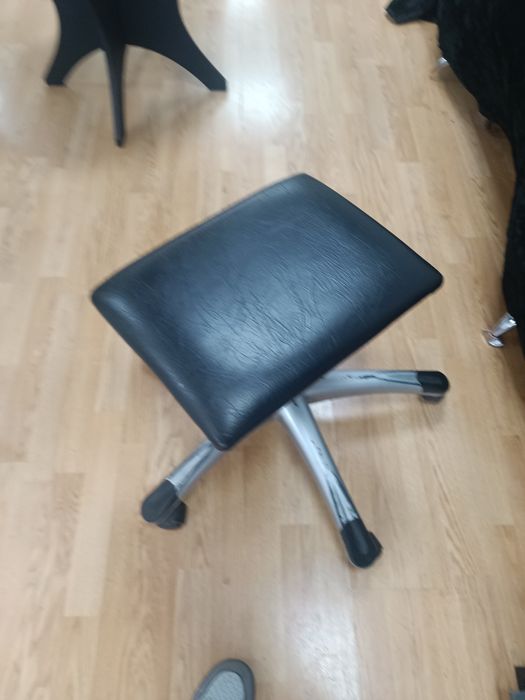 Продам стул для салона красоты