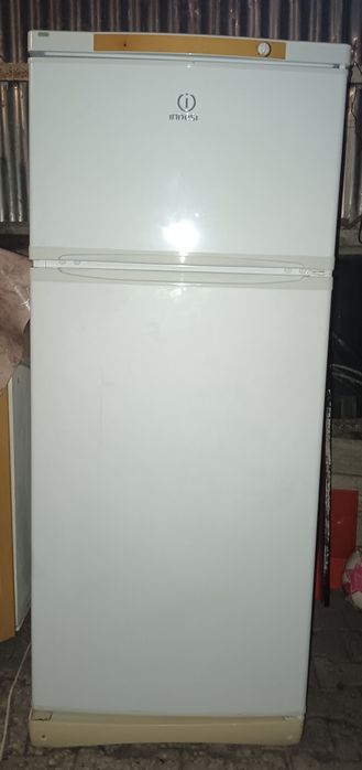 Холодильники продам