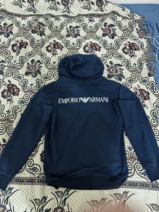 Зипка худи армани EA7