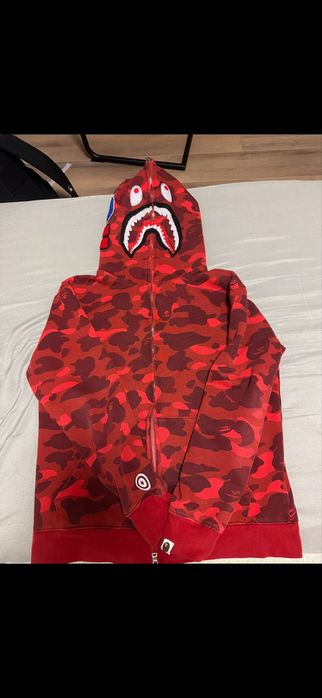 Продавам Bape суичъри