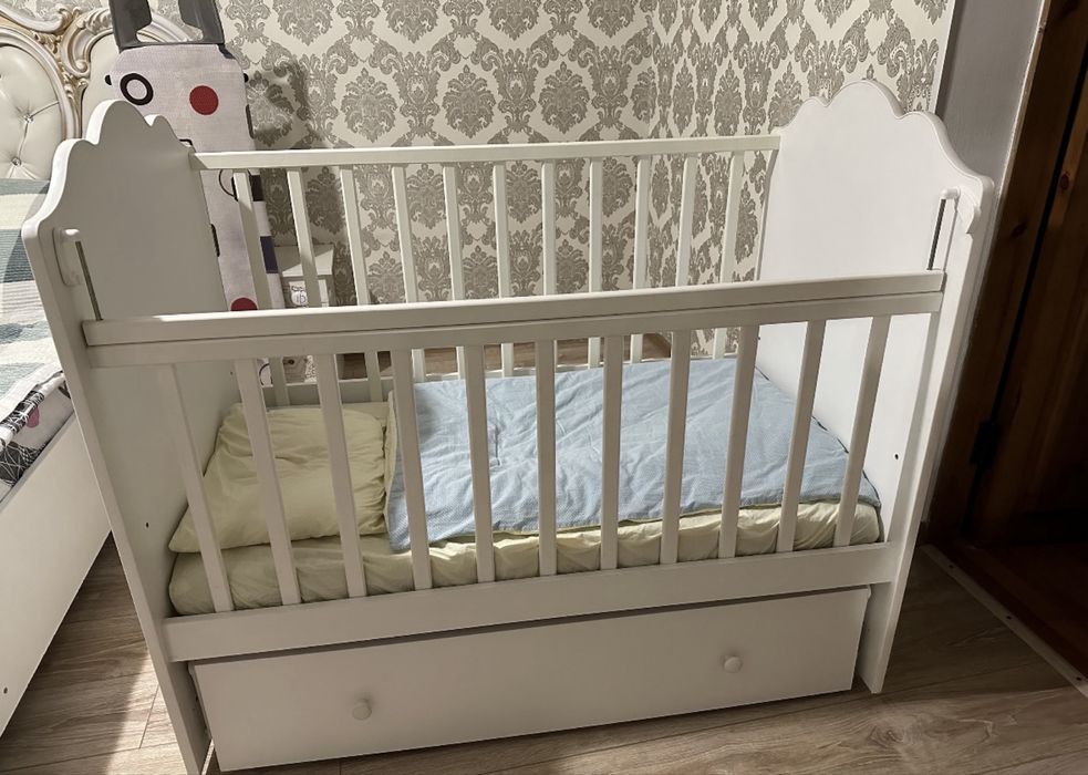Продам детский манеж 15 тыс