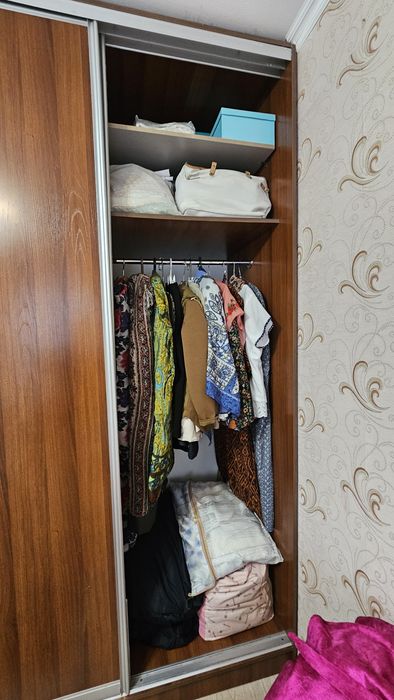 Продам шкаф для спальни б/у