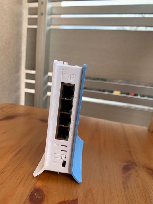 Рутер MikroTik hAP Lite RB941-2nD-TC