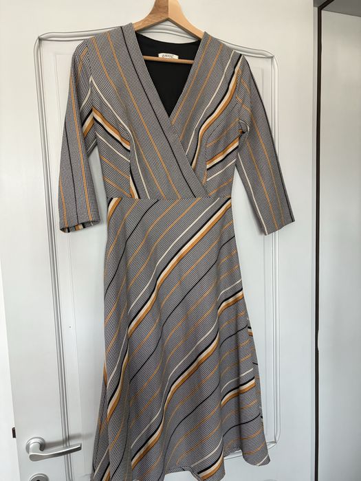 Rochie eleganta in dungi