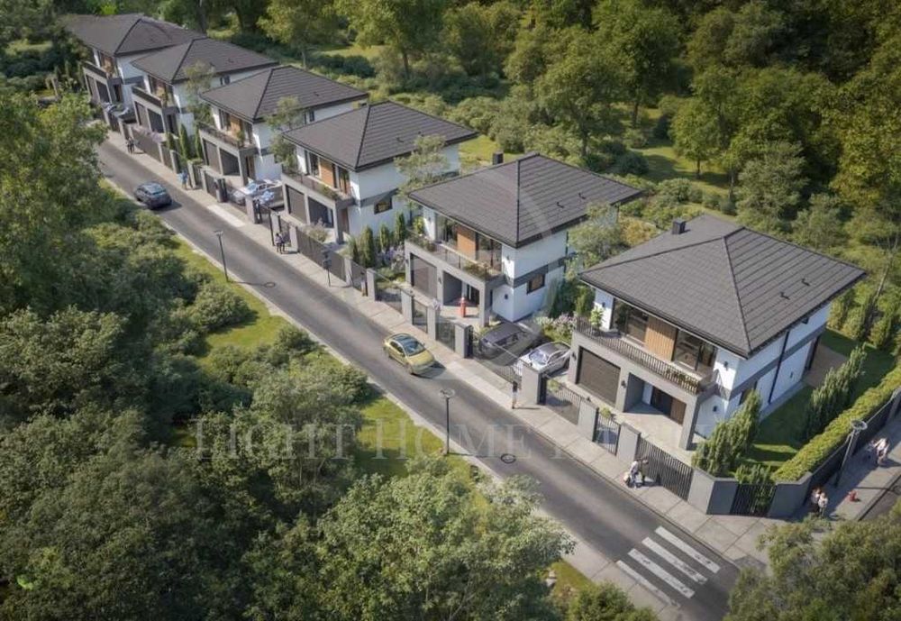 Продава се Къща в Пловдив, Център - 220 кв.м за 668 €/кв.м - Снимка #2