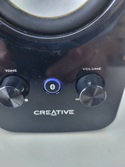 Boxe creative cu Bluetooth