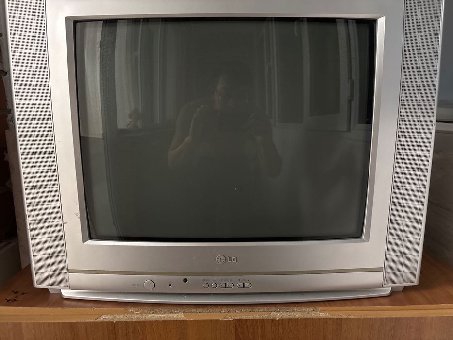 Телевизор отличный