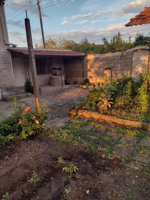 Къща в село Главан