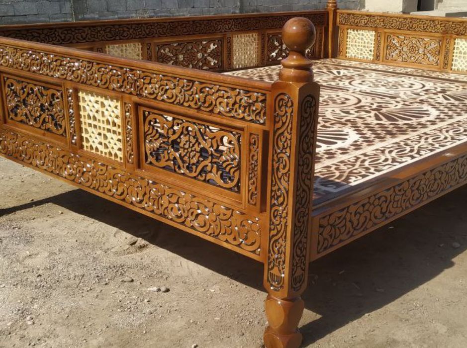 Тапчан из ореха новый ручная работа