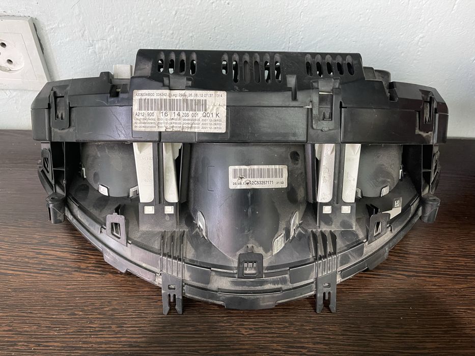 Щиток приборов W212