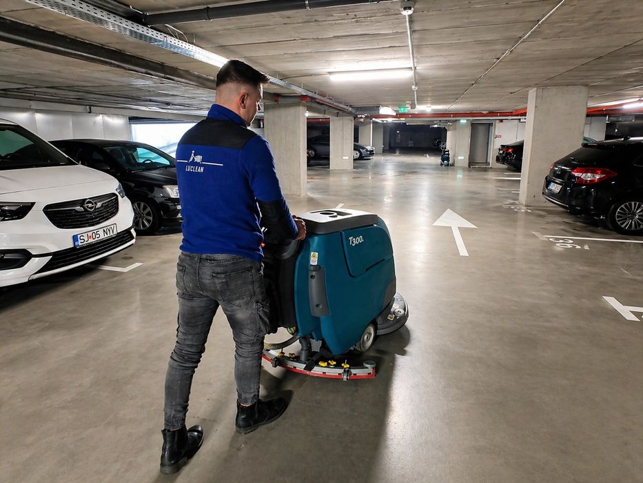 Curățenie industrială – spatii comerciale, hale, parcări, decapări profesionale