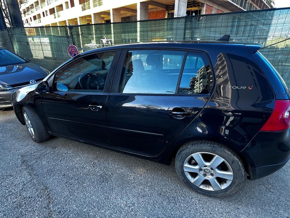 Vând Volkswagen golf 5