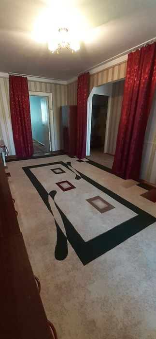 Продаётся 2-ух комнатная квартира в г.Наманган, 5 микрорайон, вагон