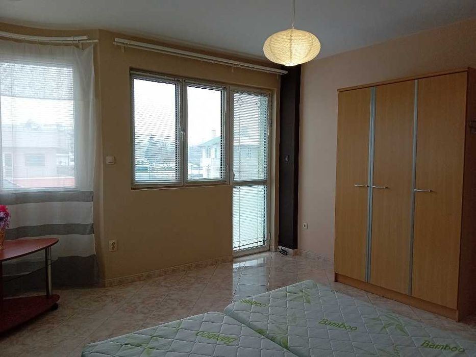 Дава се под наем Двустаен апартамент в София, Модерно предградие - 70 кв.м за 612 € - Снимка #2