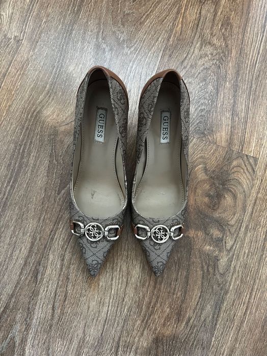 Елегантни обувки / тънък ток / Guess