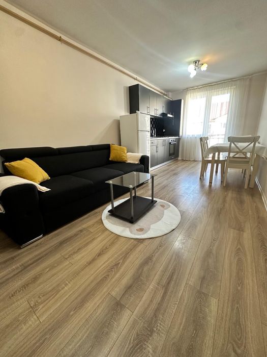 Inchiriez apartament Floresti cu parcare