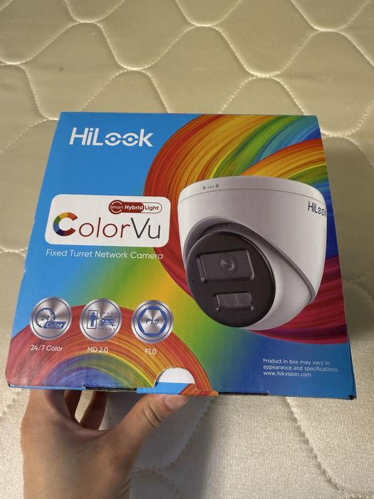 Продаю новую видеокамеру ЦВЕТНУЮ от самой топовой фирмы на рынке