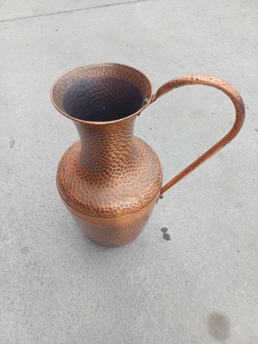 Ваза медна кована