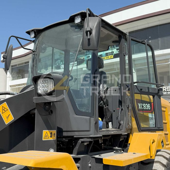 Фронтальный погрузчик XCMG ХС 936 1.8 м³ сотувда тайёр