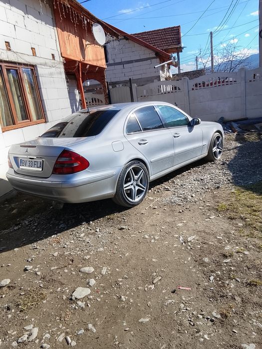 Vând Mercedes Benz e class