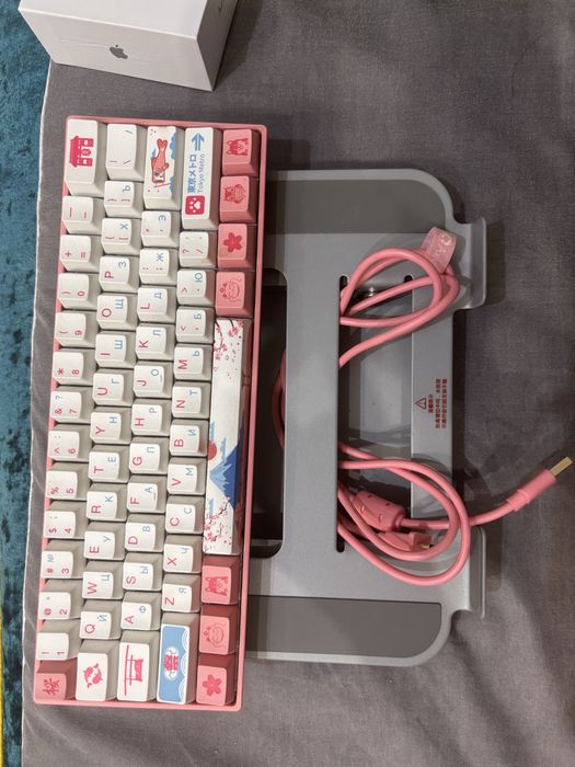 продам клавиатуру, с подставкой для ноутбука