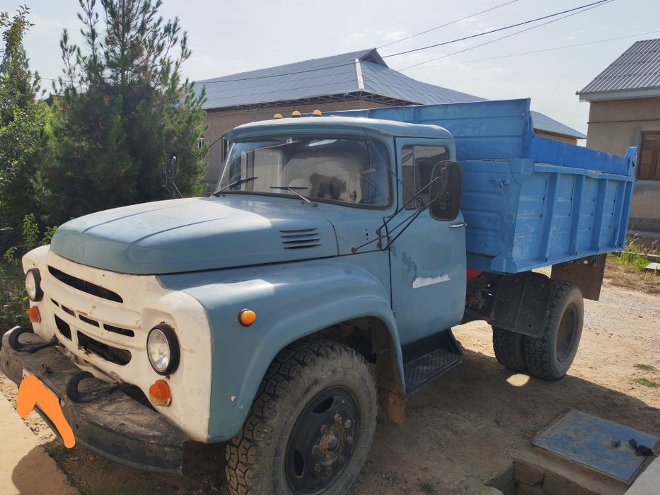 Zil 130 sotiladi holati zor yurib turagan