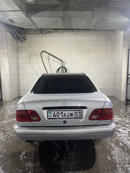 Мерседес 210 2.8