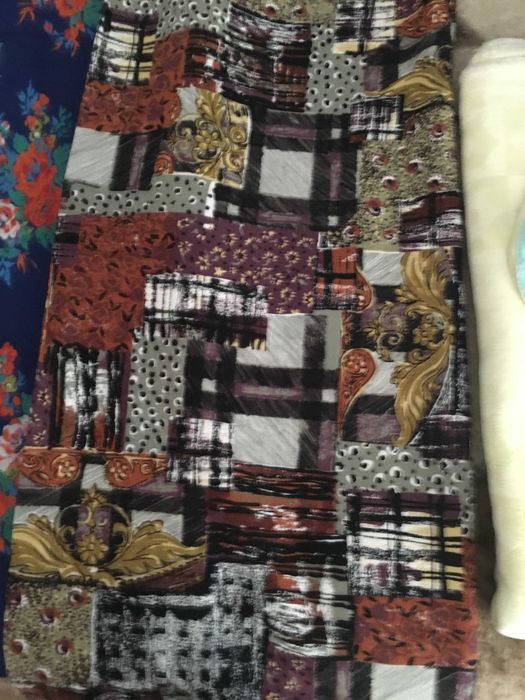 Продавам нови платове - вълнен  кашмир и фин шифон - 40 лв парчето