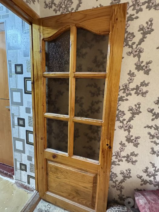Продам двери (таких 3 в наличии)