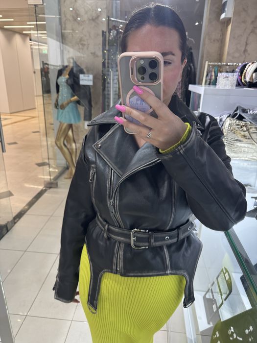 Geaca din piele naturala noua cu eticheta 1000 lei