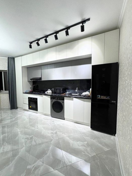 Яшнабад улица Иззат Новостройке продаю квартиру  3/8/8  60м2