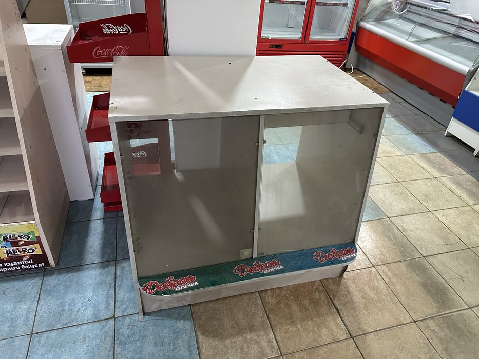 Шкафы для магазина