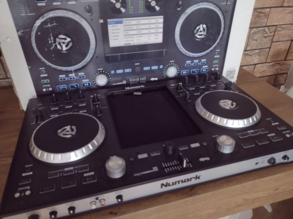 DJ пулт Numark iDJ Pro – професионален контролер