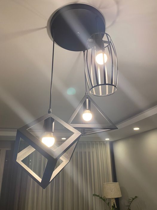 Черен метален пендел