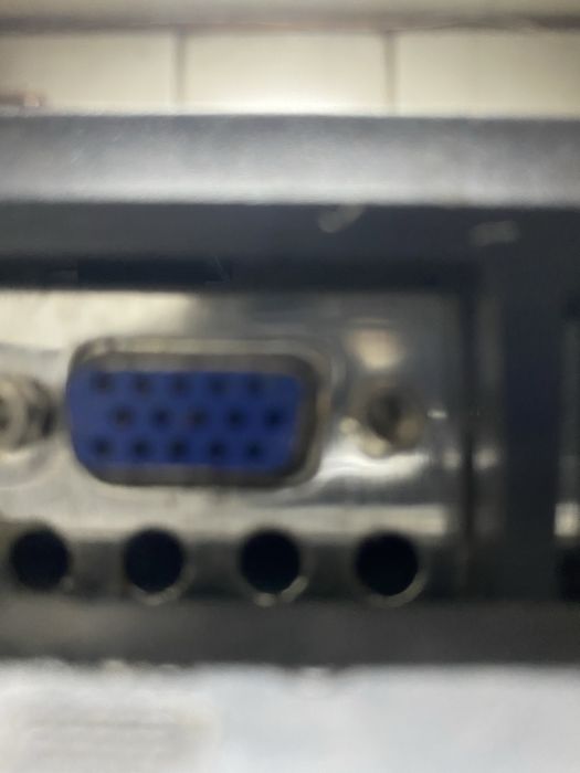 Продавам монитор на PHILIPS