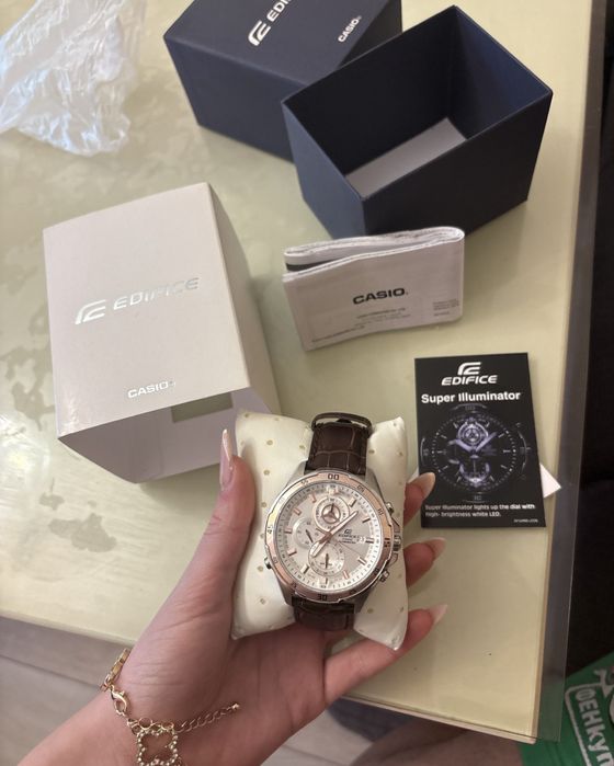 Чисто нов часовник  Casio Edifice