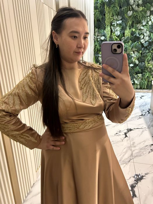 Дизайнерское платье