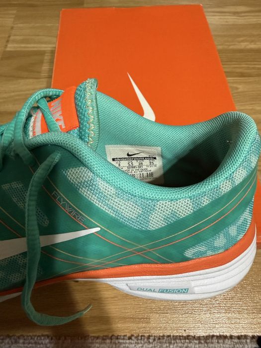 Adidasi Nike, in stare foarte buna