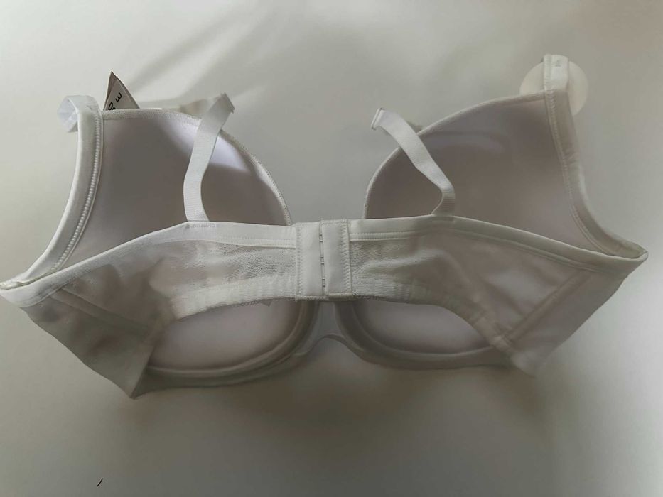 Нови сутиени Beedes - 80 Е, 90Е, 85C, 75D