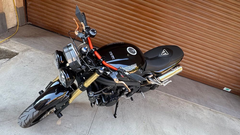 Triumph speed treple 1050 custom