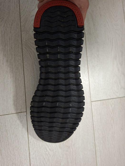 Мъжки обувки и маратонки