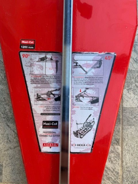 Ръчна машина за рязане на керамични плочки